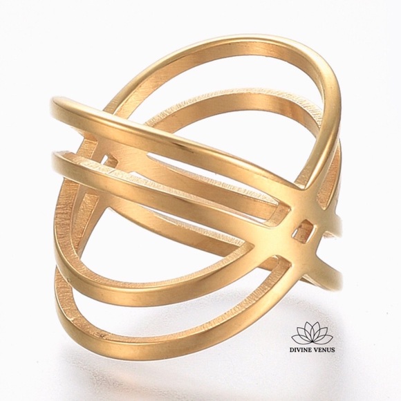 Wide Band Criss Cross Ring • Gold Plated 304 Stainless Steel - Picture 5 of 5
